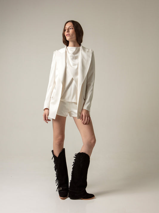 ELLIE BLAZER